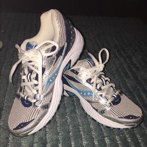Saucony oasis 2 Sneaker - size 7.5